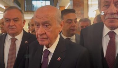 SON DAKİKA | DEM Parti sözcüleri kürsüye çıkınca MHP lideri Bahçeli, Genel Kurul’dan ayrıldı: “CHP’yi de takip etmeyeceğim”