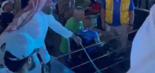 Al Ittihad Süper Kupa’yı kaybetti: Futbolcuya taraftardan kırbaçlı saldırı