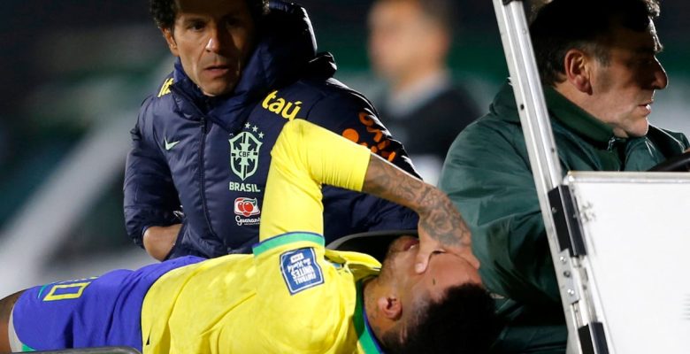 Sakatlık yaşayan Neymar sezonu kapattı